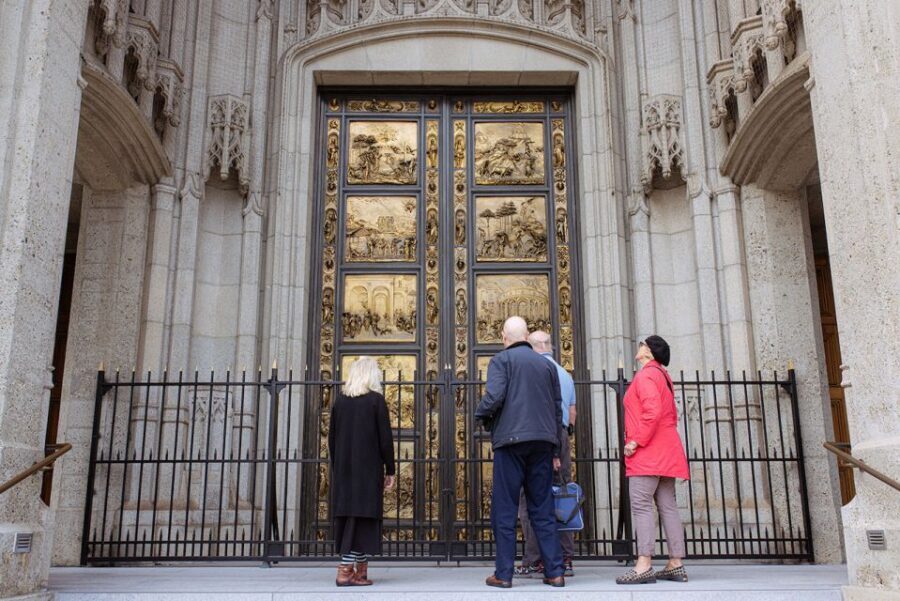 Grace Cathedral: Explore the Beauty (Entry + Self-Led Tour) - Where to enter and how the accessible route works
