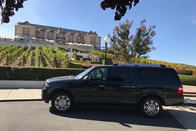 Private Transfer from San Francisco International Airport to San Francisco Hotel - The moment you land: meeting your driver at SFO