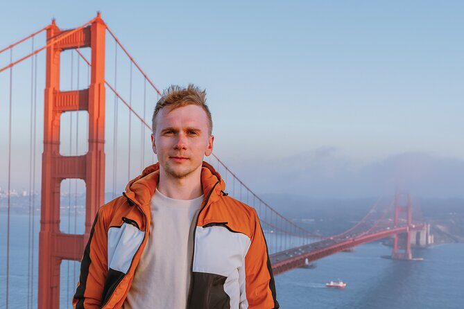 San Francisco : Professional Photoshoot at Golden Gate Bridge - The Meeting Point on the Coastal Trail: Easy to Find, Easy to Start