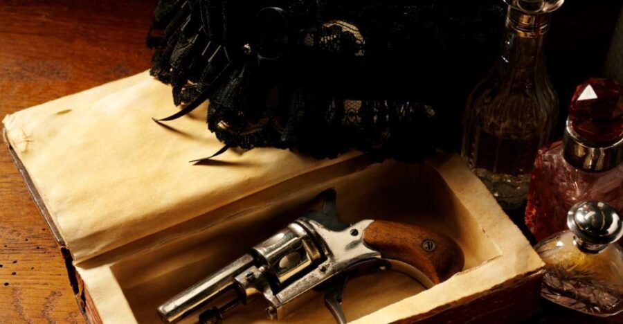 San Francisco: Vintage Murder Mystery Guided Walking Tour - Poisoned chocolate and a headless ghost: the spooky-true blend you’ll walk through
