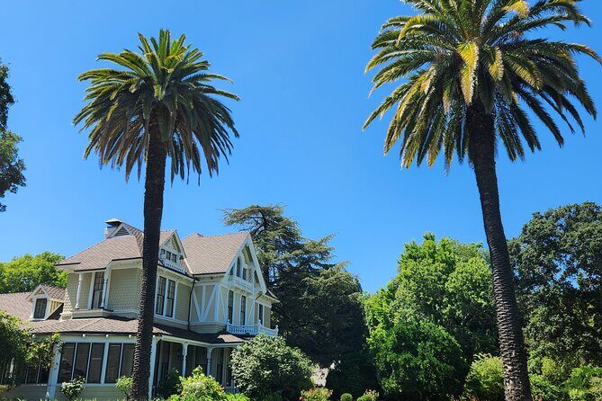 Small Group Napa and Sonoma Full-Day Wine Tour from San Francisco - The Golden Gate Bridge drive: more than just a transfer