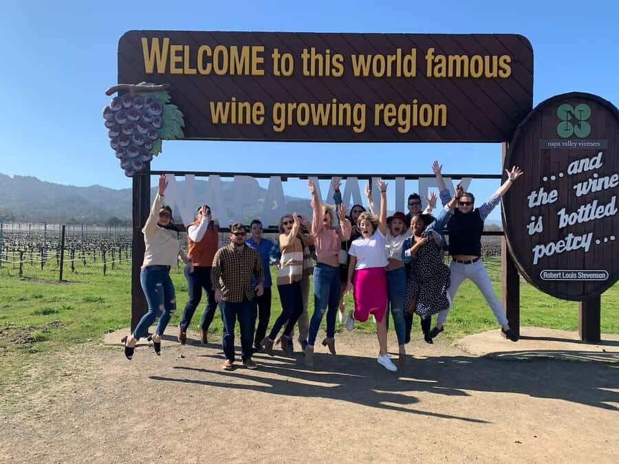 The Ultimate Napa & Sonoma Wine Tour - The Sonoma Square lunch break you’ll actually use